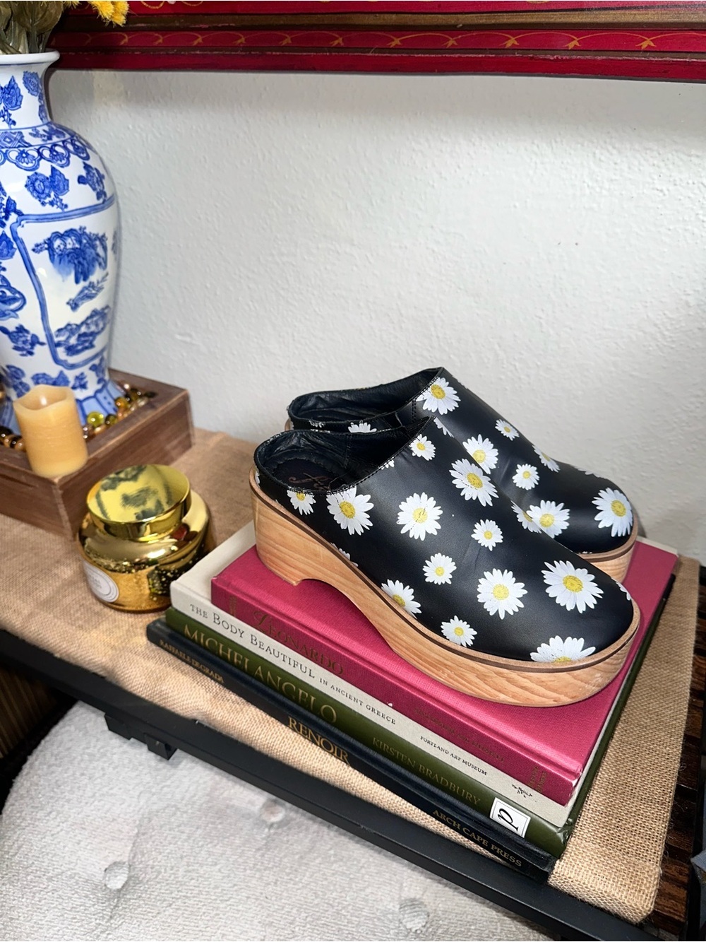 Free People Daisy
Conversational Clog Boho
Cottagecore size 36 1/2 NWOT - Picture 5 of 9